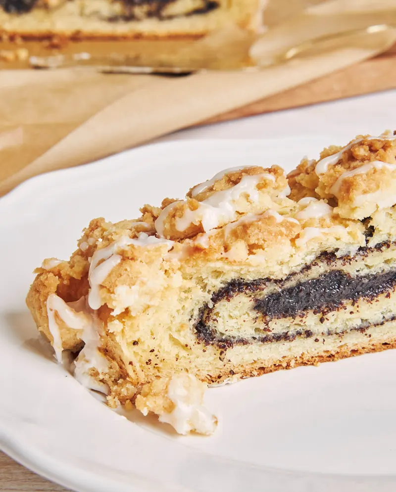 Quark-Ölteig, Mohnfülle mit Rosinen und knusprige Streusel.